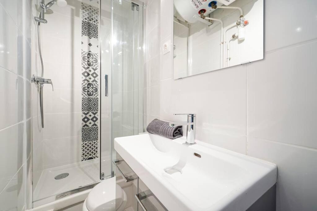 Cosy And Confortable - Iv